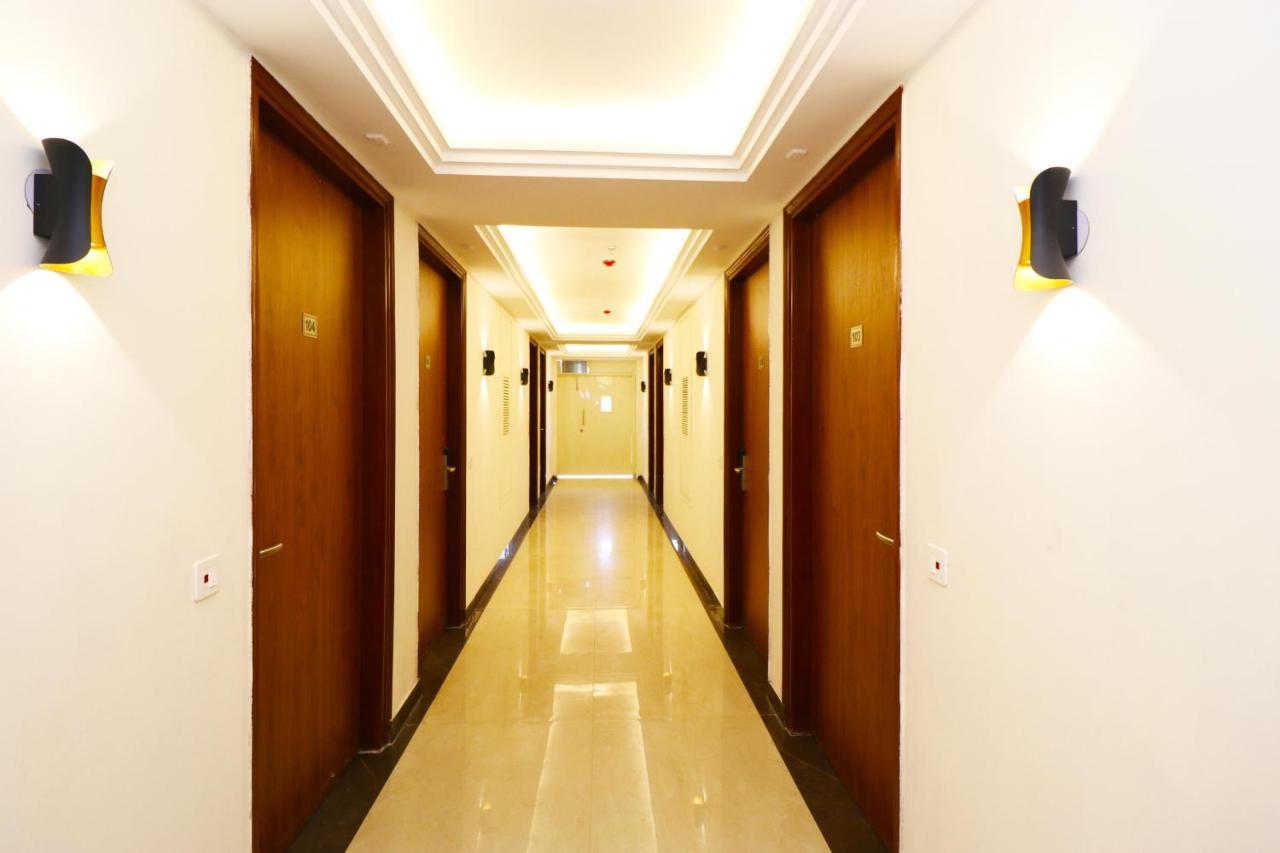 Hotel Leo Saffron - Pitampura Дели Экстерьер фото