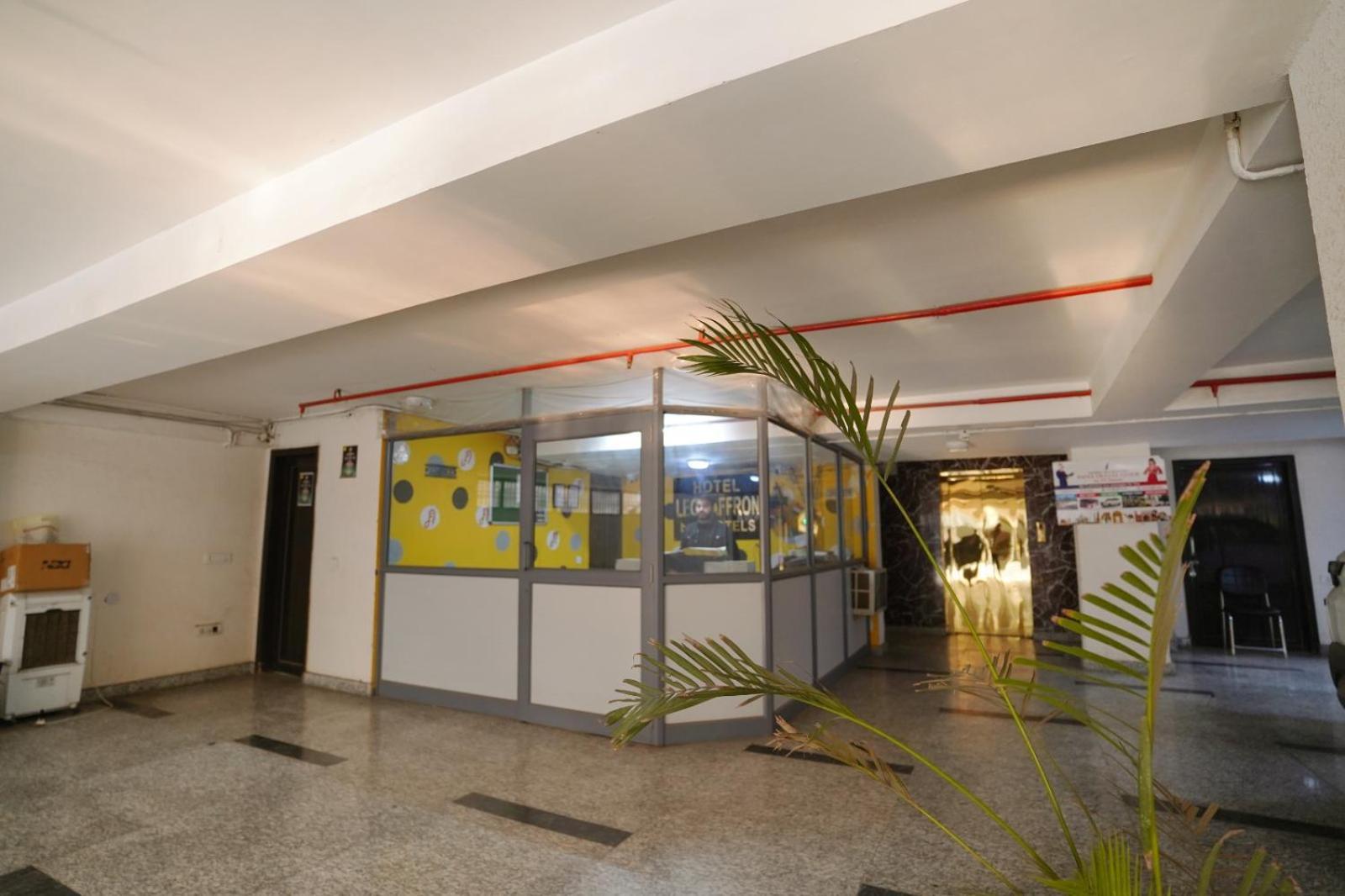 Hotel Leo Saffron - Pitampura Дели Экстерьер фото